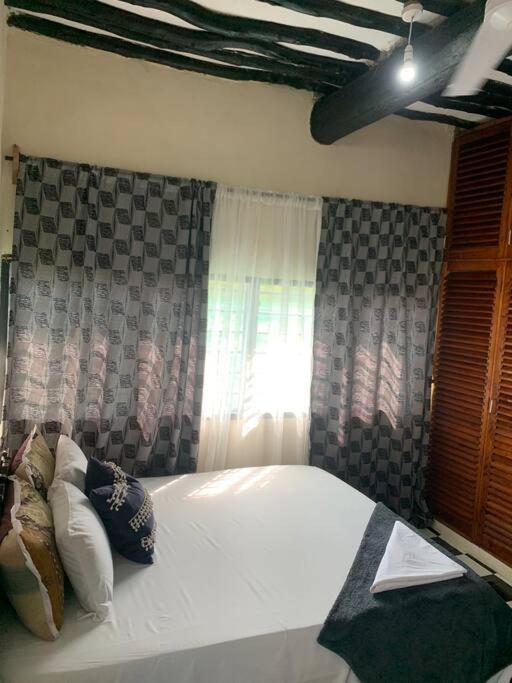 דיאני ביץ' Jambo Diani 1-Bedroom Apartment Close To The Beach מראה חיצוני תמונה