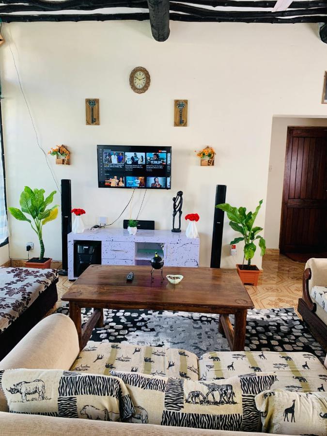 דיאני ביץ' Jambo Diani 1-Bedroom Apartment Close To The Beach מראה חיצוני תמונה